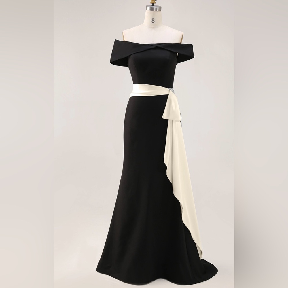 Chic Strapless Black and Cream Gown